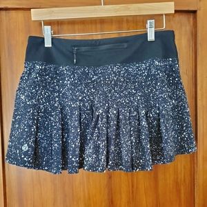 Lululemon Tennis Skirt, size 6 regular